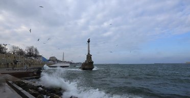 Головокружение и тошнота: дымовая завеса от атак в Крыму травит жителей, — соцсети (фото)