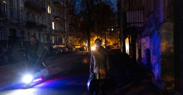 Звідки беруться графіки відключень: як працює енергосистема України після обстрілів