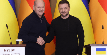 Чемодан с тайнами: какие предложения привез канцлер Шольц для Зеленского