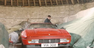Забыли на 28 лет в сарае: обнаружен суперкар Ferrari 80-х с пробегом 1400 км (видео)
