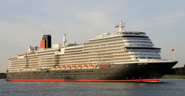 Наказ капітана: пасажирам круїзного судна веліли затягти штори і вимкнути світло