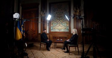 Російські водії вантажівок нічого не знали: Зеленський про спецоперацію "Павутина"