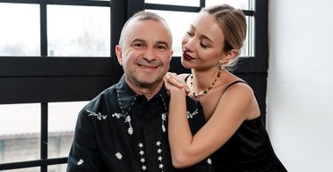 Дружина Віктора Павліка розповіла про приниження на концерті чоловіка: Палац "Україна" відреагував