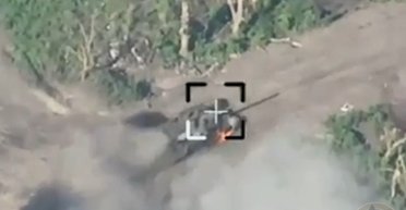 Бой под Кременной: дроны ВСУ "поймали" БМП и танки армии РФ (видео)