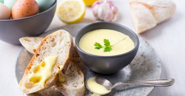 Вредно для пищеварения. Топ-3 соуса, которые нужно немедленно выбросить из холодильника