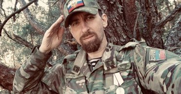 Отправили в Украину и наградили медалью: как живет осужденный за педофилию режиссер "Ералаша"