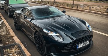 В Киеве засветился новейший суперкар Aston Martin с двигателем Mercedes (фото)