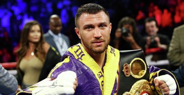 Ломаченко нокаутировал Камбососа и стал чемпионом мира в легком весе (видео)