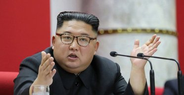 КНДР хвалиться новою ракетою з "надвеликою боєголовкою": експерти критикують зброю