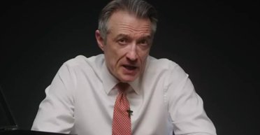 Штраф за бороду і зайву вагу: що приховують "найбожевільніші" шлюбні договори (відео)