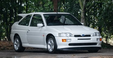 Обнаружен культовый Ford Escort 90-х с пробегом всего 650 км: его оценили в $200 000 (фото)