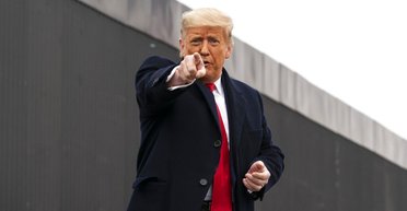 Угрожает нацбезопасности: бывшие топ-военные США призвали лишить Трампа иммунитета