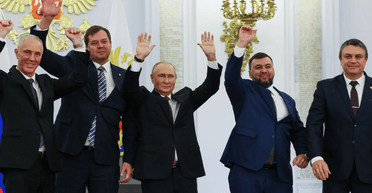 Путин в Кремле раздал ордена "губернаторам" захваченных регионов Украины