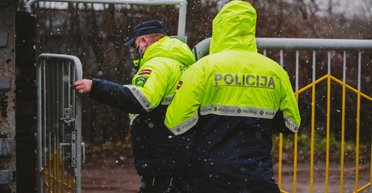 Следил за аэропортом и хранил взрывчатку: в Латвии посадили 72-летнего российского шпиона