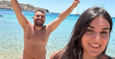 Зайшли в пляжний клуб: пара туристів була вражена величезним рахунком під час відпочинку (відео)