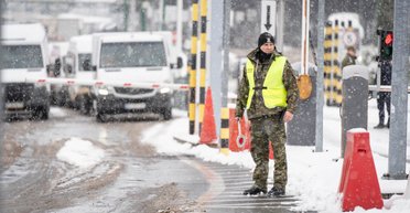 За границу — по новым правилам: нужны ли мужчинам документы из ТЦК для выезда