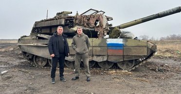 Тотальный "апгрейд": "мангал" на Т-90М обшили динамической защитой со всех сторон (фото)