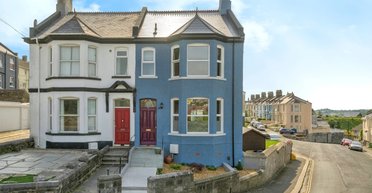 Найогидніший будинок Британії, який був забитий сміттям, тепер виставлений на продаж (фото)