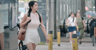 Дівчина зробила 400 операцій заради впевненості: скільки вона витратила на пластику (відео)