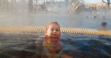 Термальные воды. Где в Украине туристов "варят в чанах"