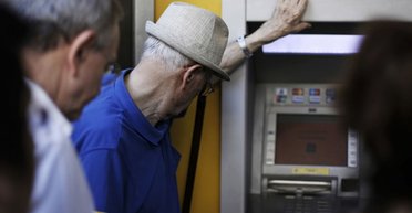 Неиспользованные средства с карточек пенсионеров будут списывать в бюджет: кого коснется "конфискация"