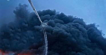 Город в дыму, на улицу выходить лучше в масках: какая ситуация в Бродах после атаки ВС РФ