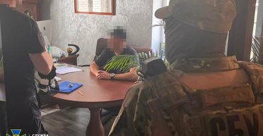 В Кропивницком СБУ поймала на взятке в $92 тыс. депутата, возглавлявшего группу рэкетиров