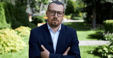 Екснардеп Береза: Бізнес-партнерка й тітка нардепа Безгіна, який має доступ до держтаємниці, отримала статус особи, "причастной к СВО"