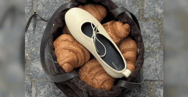 "Цинічний плювок": український бренд зняв взуття на круасанах та втрапив у скандал (фото)