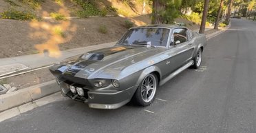 Культовый спорткар из фильма "Угнать за 60 секунд" бросили прямо на улице (видео)