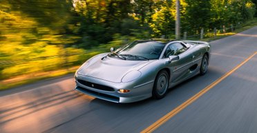 Рекордсмен за $600 000: з молотка піде культовий суперкар 90-х із пробігом 1200 км (фото)