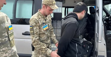 "Люто ненавиджу": голова оборонного комітету Ради висловився проти "бусифікації" в Україні