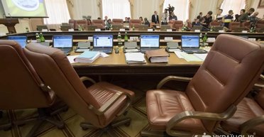 К чему приводит кадровый голод. Новая власть обещает сокращение и укрупнение министерств