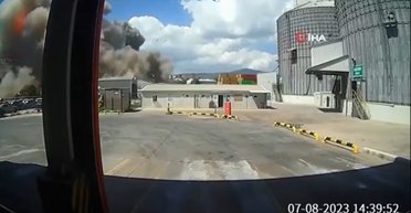 Постраждали 10 осіб: у турецькому порту Деріндже прогримів потужний вибух (відео)