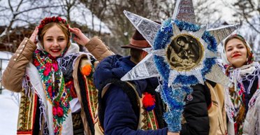 Крещение 2025: как щедруют и колядуют на Иордан (видео)