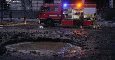 "Тревога началась после серии взрывов": очевидцы рассказали о баллистической атаке на Киев (видео)