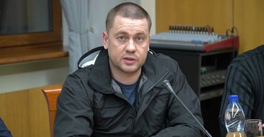 Дружина генерала СБУ має паспорт РФ і працювала з підсанкційними юристами,  — hromadske