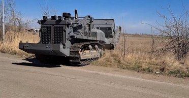 ЗС РФ під Авдіївкою випробовують 30-тонного робота для розмінування "Сталкер" (фото)