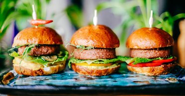 Мясо отдельно, капуста отдельно. Фокус проверил, насколько съедобны веганские котлеты