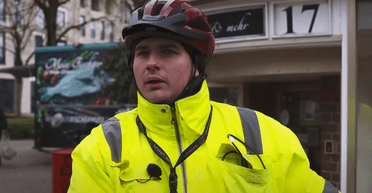 "Майстер доносів": тисячі водіїв ненавидять хлопця, який шукає порушників на стоянках