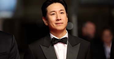 48-річна зірка оскароносного фільму "Паразити" Лі Сон Гюн знайдений мертвим