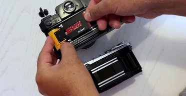 Хіпстери в захваті: цей модуль перетворить будь-який ретро-фотоапарат на цифровий (відео)