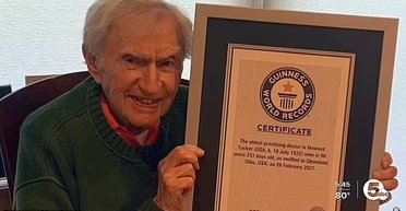 Найстаріший лікар-практик у світі назвав три правила для збереження гостроти розуму