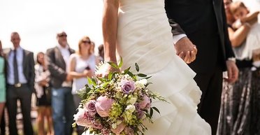 Пара на свадьбе шокировала своей жадностью: один из гостей рассказал детали "кошмарного праздника"