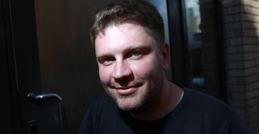 У нас тысячи ребят с трофейным оружием, которых лучше не злить, — Денис Пятигорец