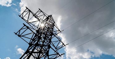 В Украине могут сократить продолжительность отключений света: что готовит Кабмин