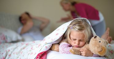 Папа может. Кому и чем грозит новый закон об алиментах