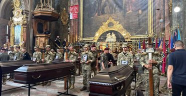 У Львові поховали 12 воїнів, які загинули під час падіння Іл-76 у Білгородській області (фото)