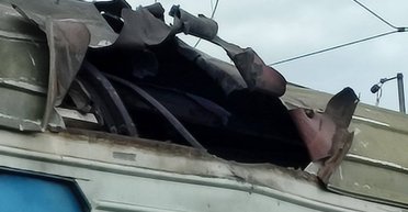 Дрон РФ попал в электричку под Харьковом: "Флеш" рассказал, как защитят поезда