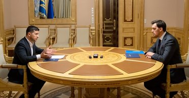 Принуждение к почтению. Что рассказал о Зеленском скандал с "прослушкой" Гончарука